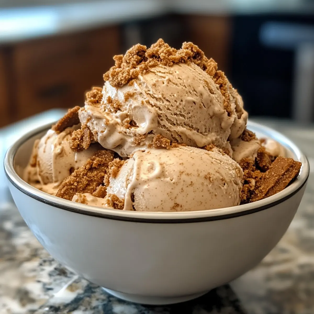 Creamy Biscoff Ice Cream: No-Cook Delight for True Dessert Lovers